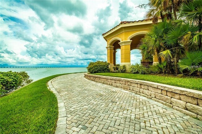 Building Photo - 2747 Via Capri