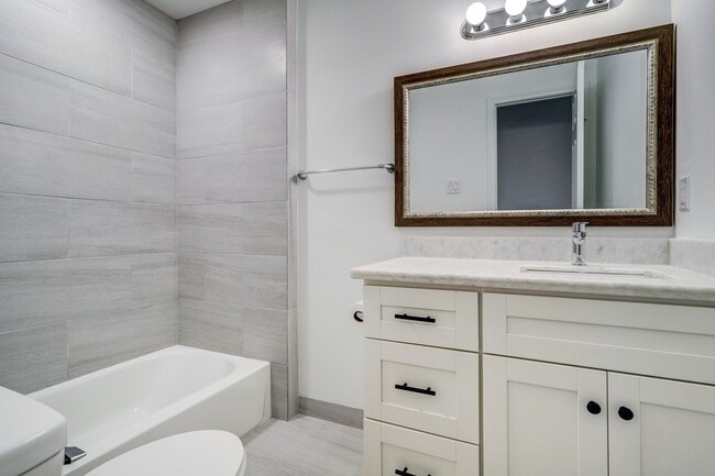 Building Photo - 5805 Grape St