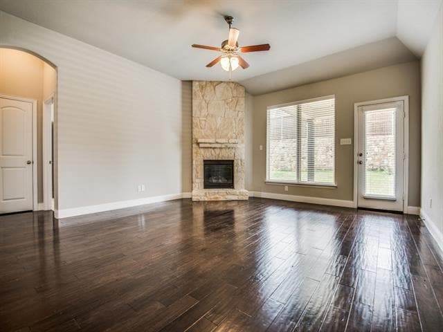 Building Photo - 812 Llano Falls Dr