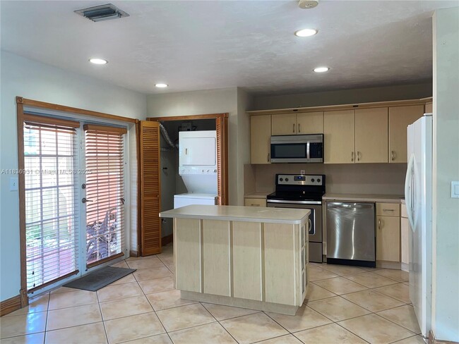 Building Photo - 12979 SW 19th Terrace
