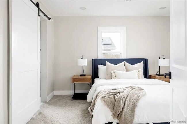 Building Photo - 645 Newton St