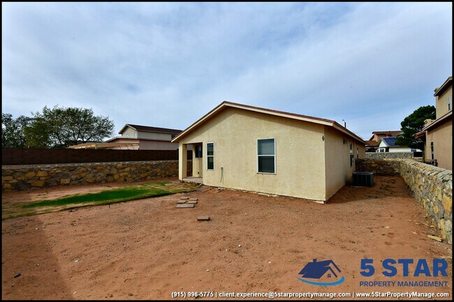 Building Photo - 14164 Robert Ituarte Dr