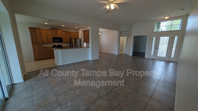 Building Photo - 17449 New Cross Cir