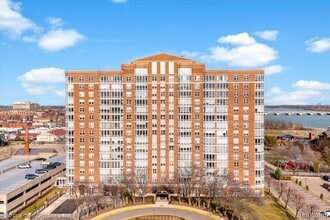 Building Photo - 250 E Harbortown Dr