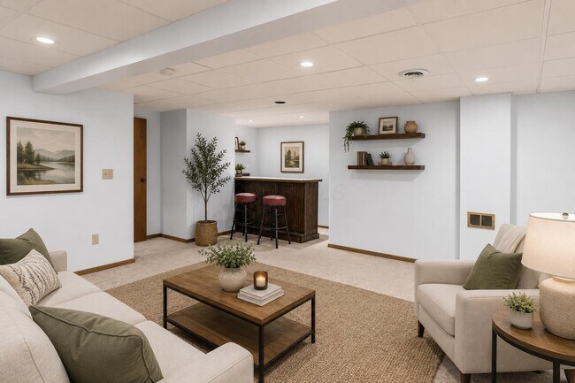 Building Photo - 5841 Elmbridge Ln