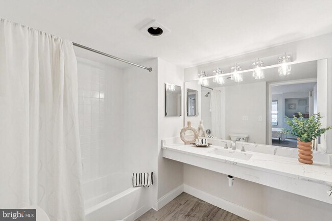 Building Photo - 2320 Wisconsin Ave NW