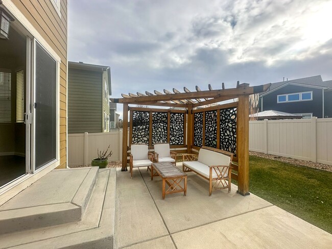 Building Photo - The price can't be beat!