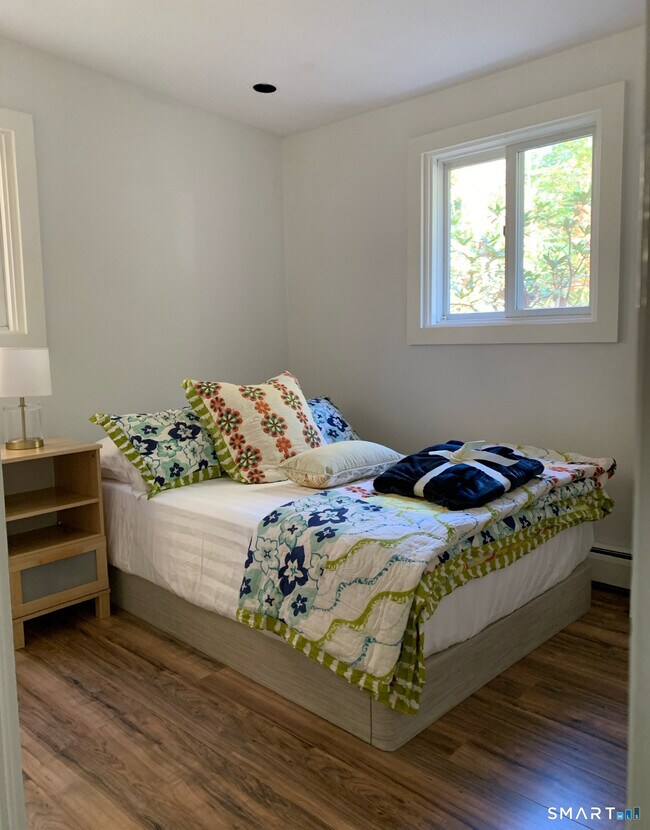 Building Photo - 525 Munger Ln