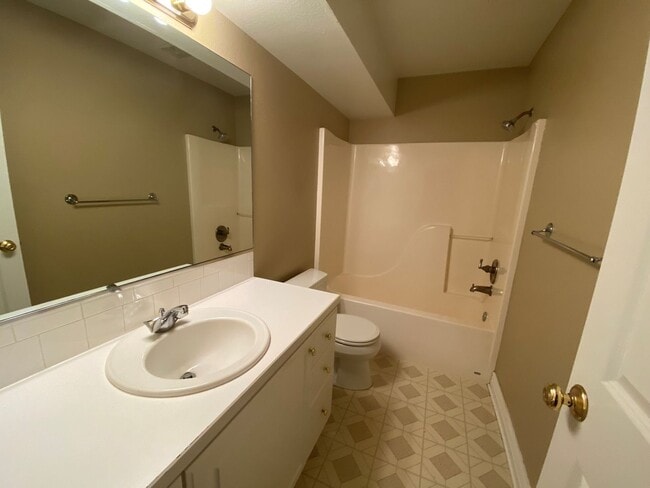 Building Photo - 322 N 50th Ave