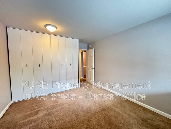 Building Photo - 888 Logan St