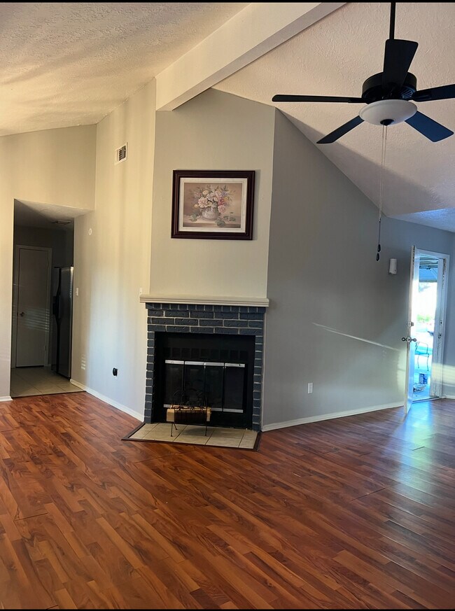 Building Photo - 20003 Rustlewood Dr