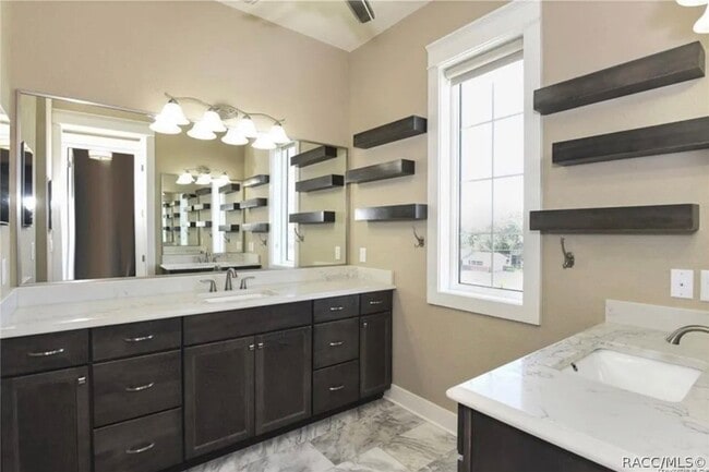 Building Photo - 1345 NW 20th Ave