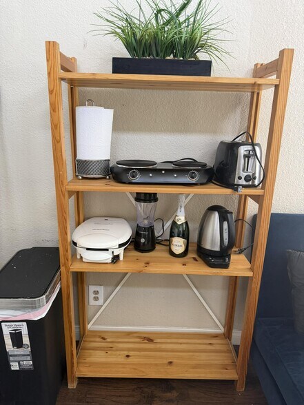 Building Photo - 6918 Coley Ave