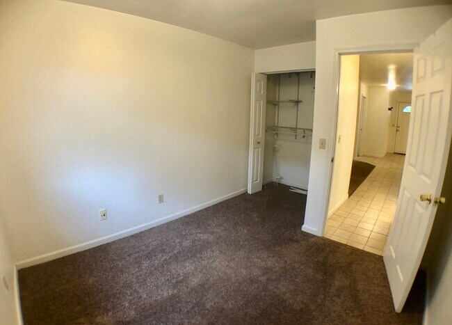 Building Photo - 722 W Broomfield St