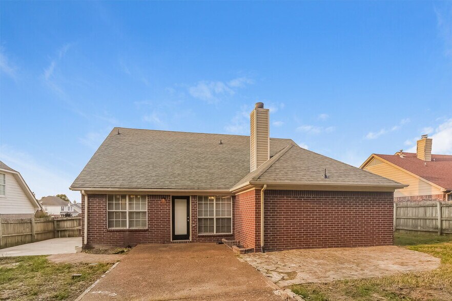 Building Photo - 12923 Fox Ridge Ln
