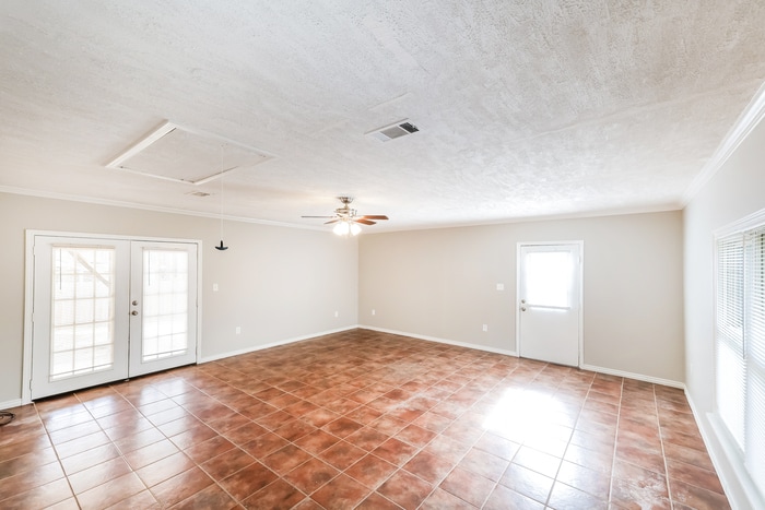 Building Photo - 169 Hazelcrest Dr