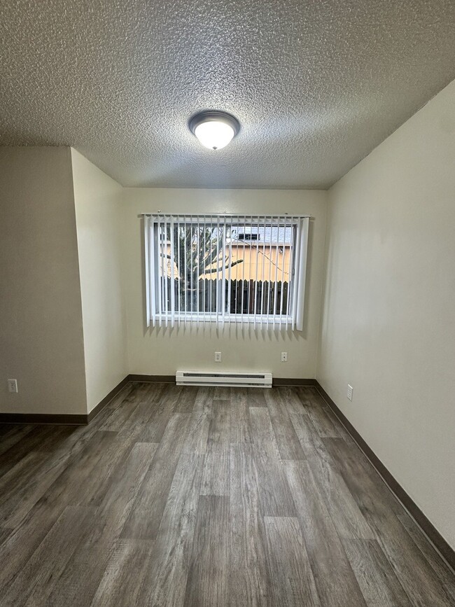 Building Photo - 2 - Bedroom Apartment, Down Stairs, Near T...