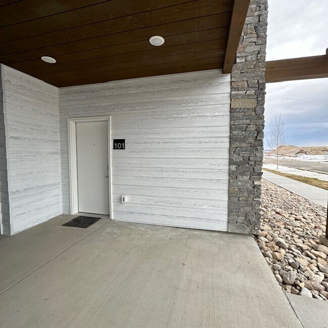 Building Photo - New 2 Bedroom 2 bathroom Teton Peak Flats Unit E 101 With Additional Storage Closet