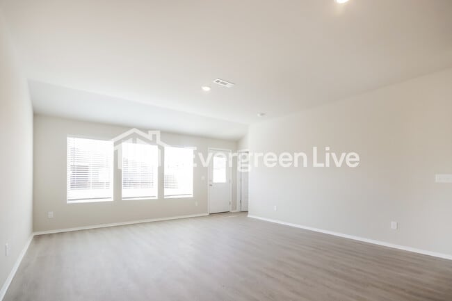 Building Photo - 6603 NW Kathleen St