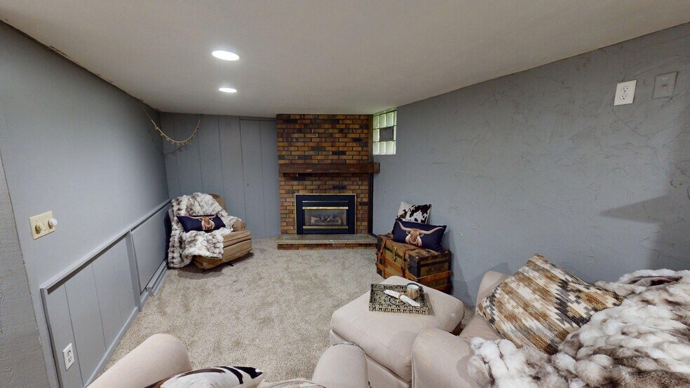 Building Photo - 1625 N Union St