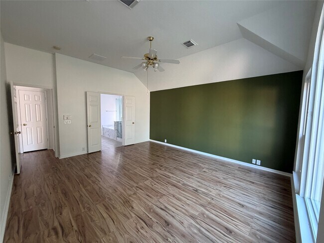 Building Photo - 19026 N Canyon Dr