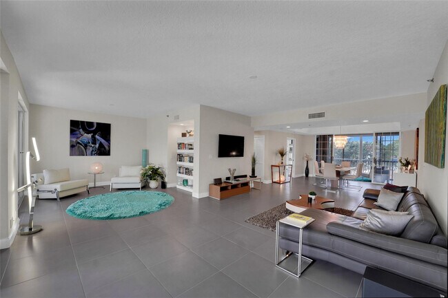 Building Photo - 4108 W Palm Aire Dr