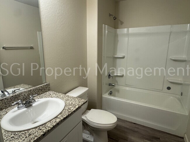 Building Photo - 2033 E Velvet Pl