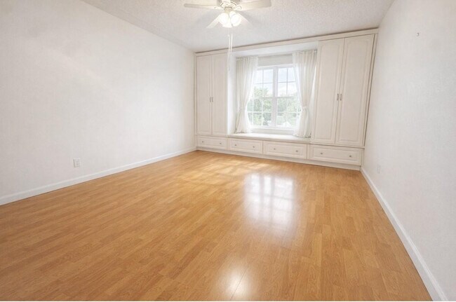 Building Photo - 6750 NE 21st Rd