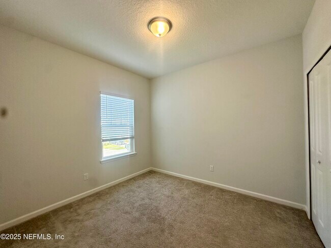 Building Photo - 215 Pine Bluff Dr