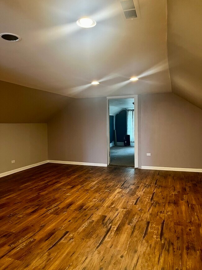Building Photo - 12631 Elm St