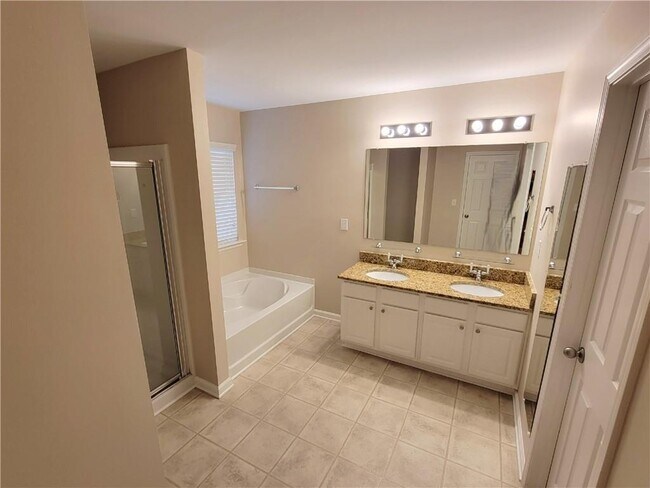 Building Photo - 501 Windstone Trail