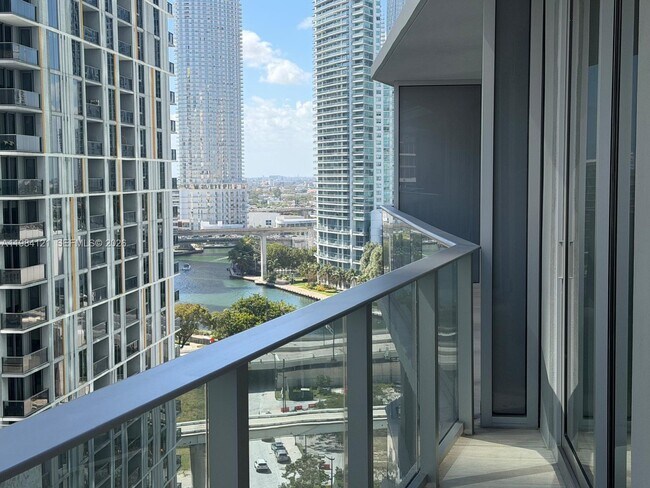 Building Photo - 77 SE 5th St