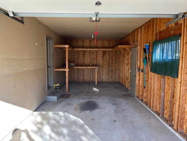 Garage - 581 Evans Dr