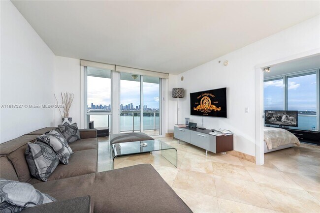 Building Photo - 520 West Ave