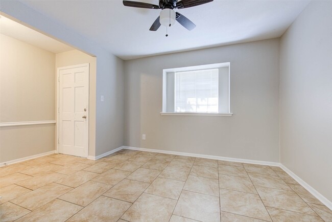 Building Photo - 8914 Stonehearth Ln