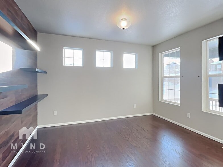 Building Photo - 15955 E Otero Cir