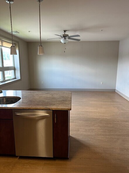 Building Photo - 1032 N Washington Ave