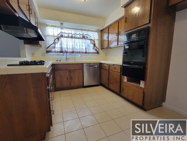 Building Photo - Charming 3 bed 2 bath home in Santa Maria