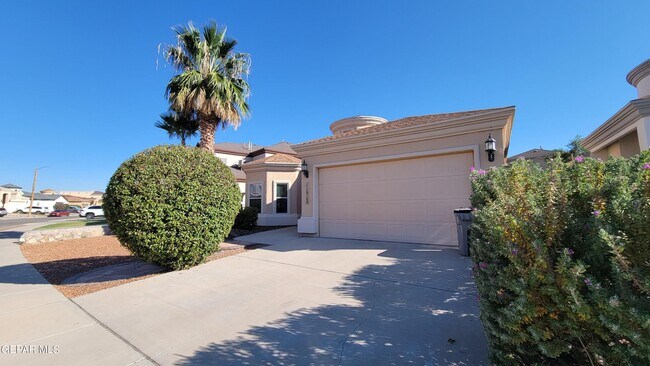 Building Photo - 11512 Porfirio Payan Dr