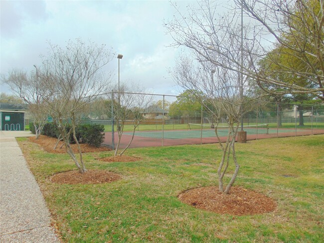 Building Photo - 1809 Edinburg Ave