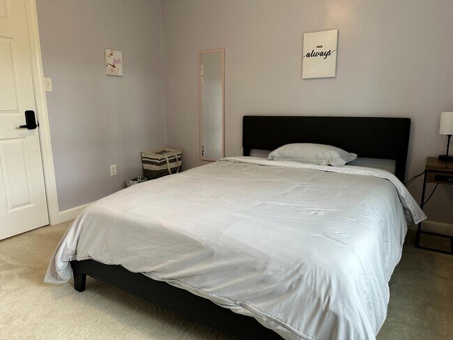 Building Photo - 323 Fox Hill Rd