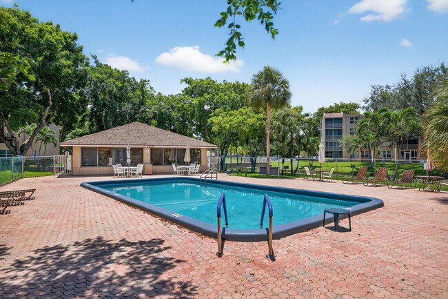 Building Photo - 9480 Tangerine Pl