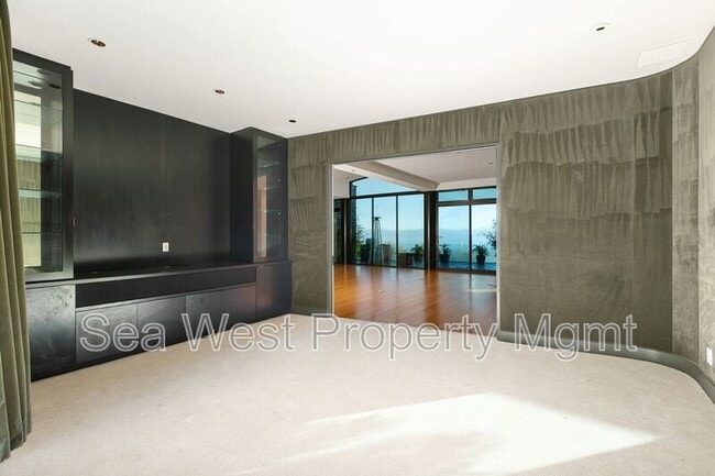 Building Photo - 2328 Rue De Anne