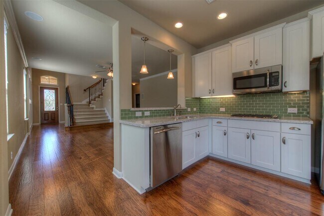 Building Photo - 405 S Meadowlark St
