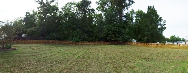 Building Photo - 3 BR w/ Bonus Room Minutes to MCAS!