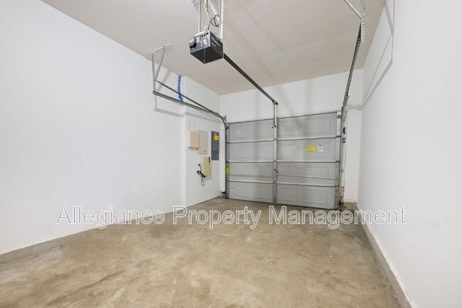 Building Photo - 15555 John Diskin Cir