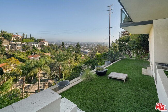 Building Photo - 1430 Miller Dr