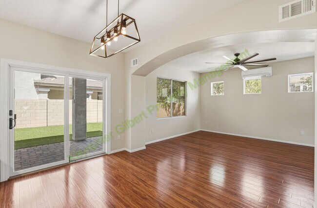 Building Photo - Beautiful Gilbert Home on a Corner Lot in Prime Location – Modern Comfort & Functional Living!