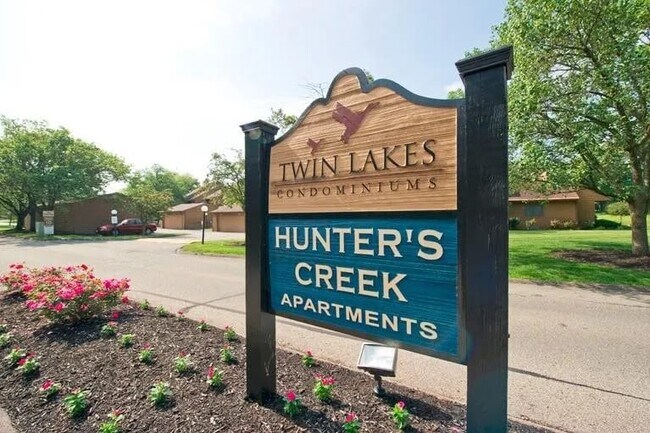 Building Photo - 9310 Hunters Creek Dr