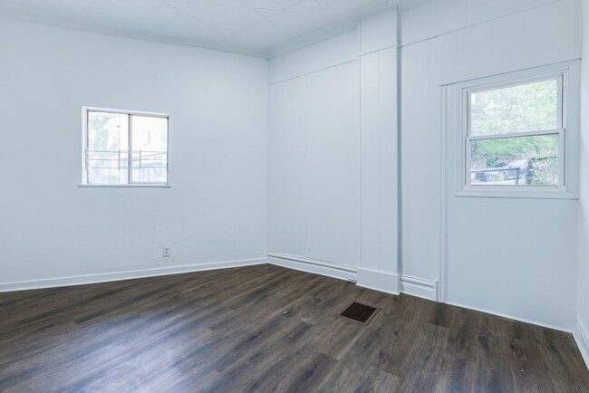 Building Photo - 1533 Arlington Ave